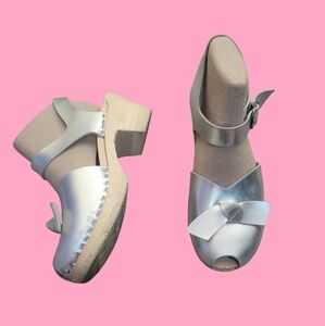 Sven Original Clogs Silver Leather  Bow Wooden Platform Sandals EUR 39